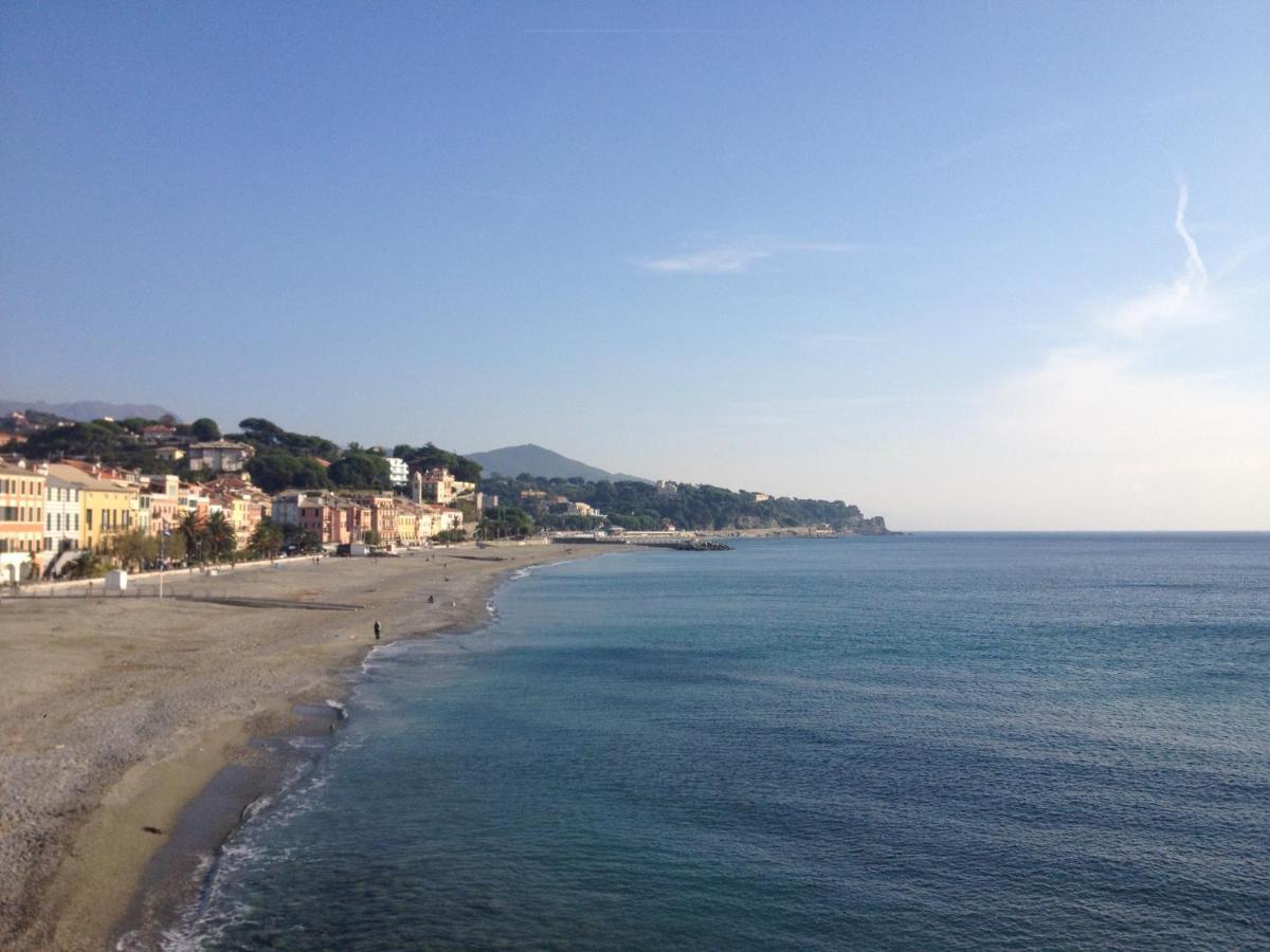 Il Mare In Piazza Lägenhet Albisola Superiore Exteriör bild
